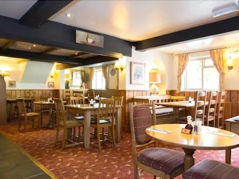 The White Hart, Wroughton Bed & Breakfast สวินดอน ภายนอก รูปภาพ