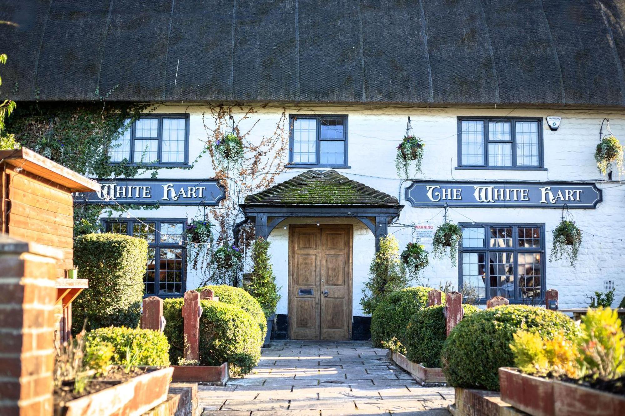 The White Hart, Wroughton Bed & Breakfast สวินดอน ภายนอก รูปภาพ