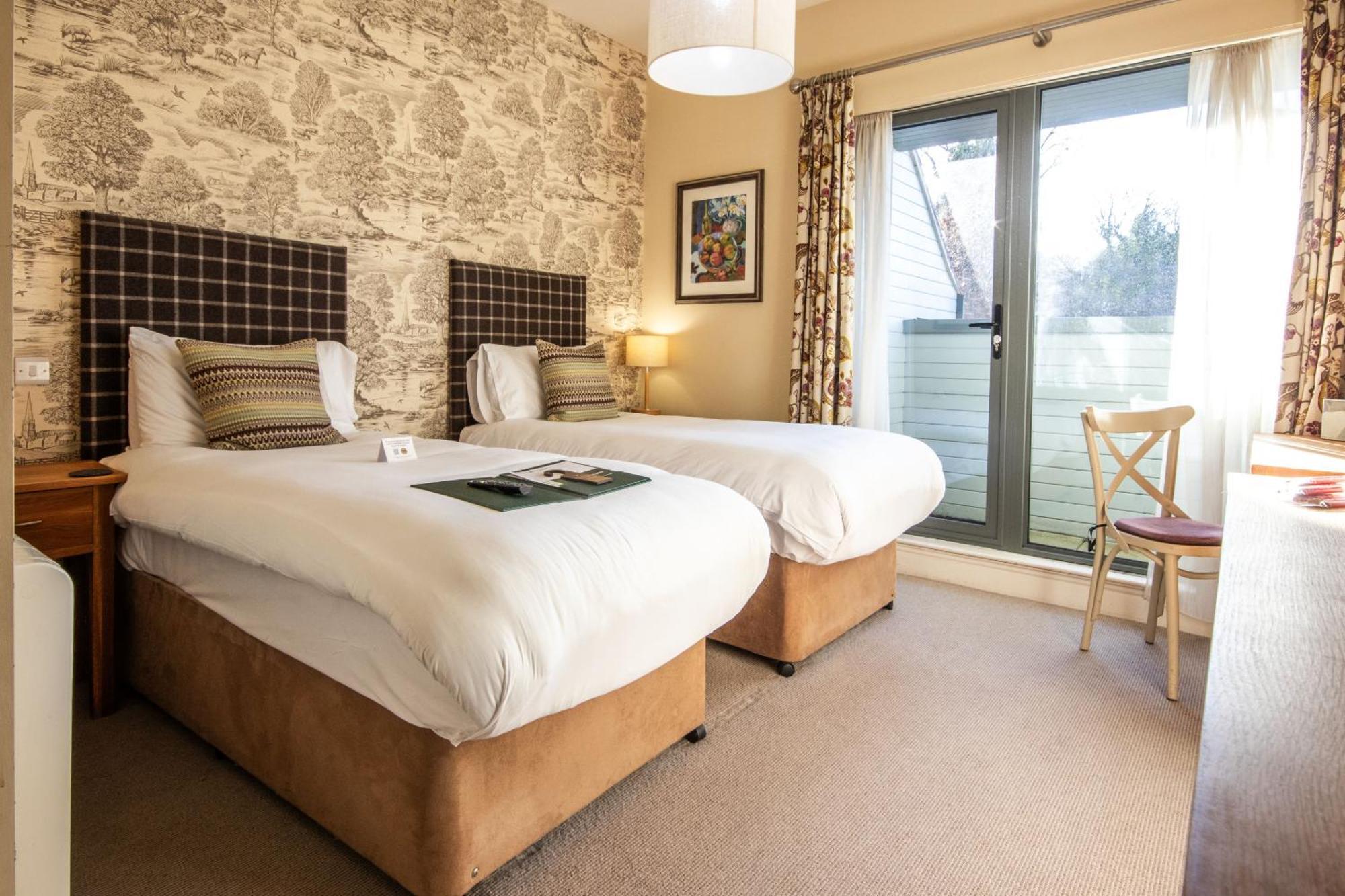 The White Hart, Wroughton Bed & Breakfast สวินดอน ภายนอก รูปภาพ